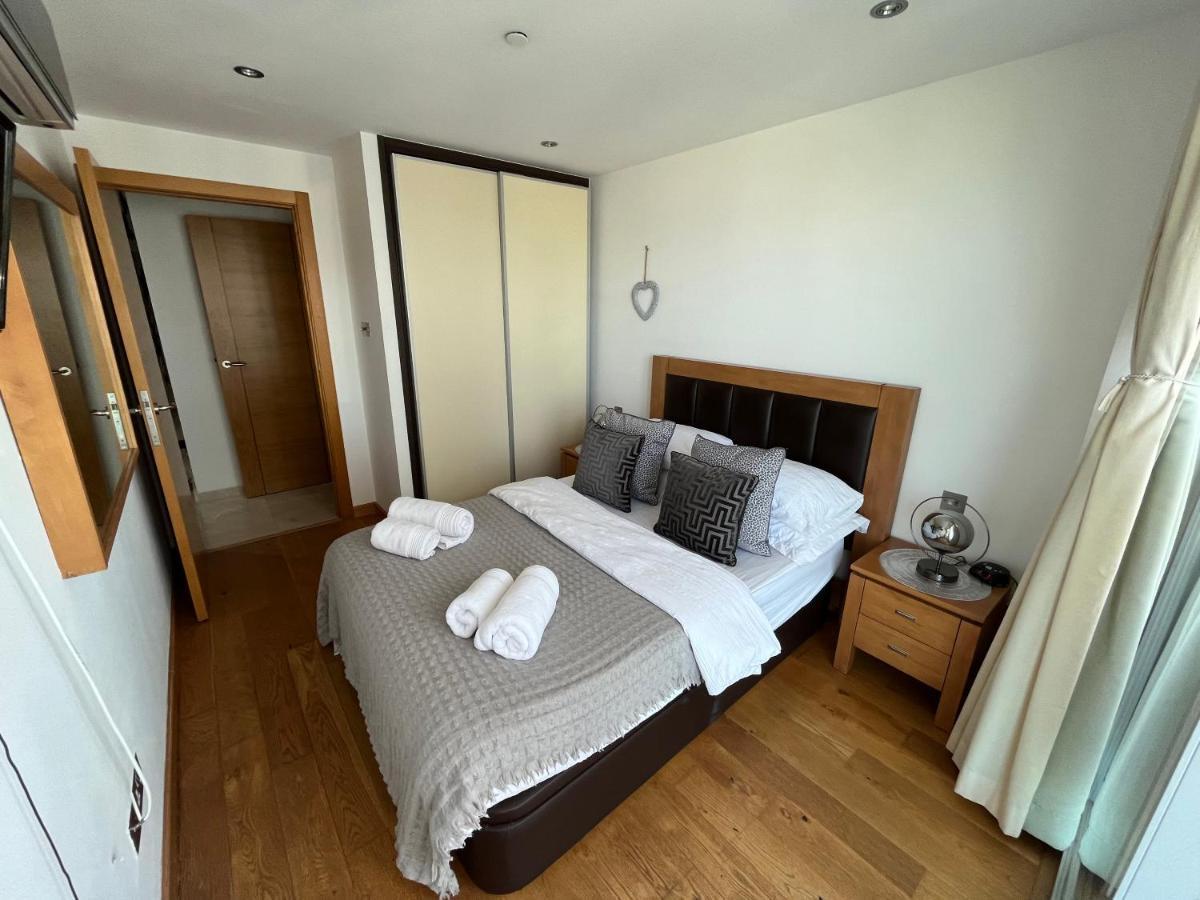 Ocean Village Lovely 2 Bedroom Apartment Gibraltár Kültér fotó