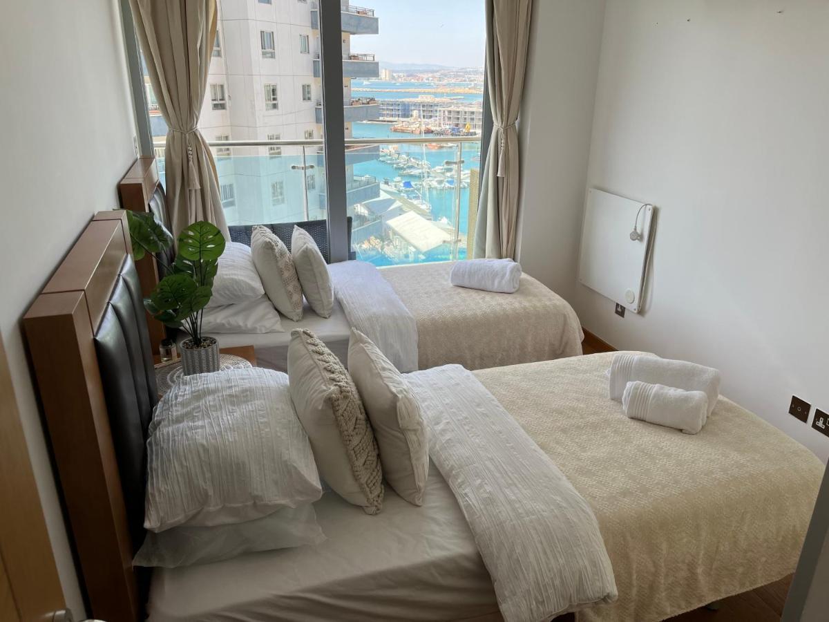 Ocean Village Lovely 2 Bedroom Apartment Gibraltár Kültér fotó