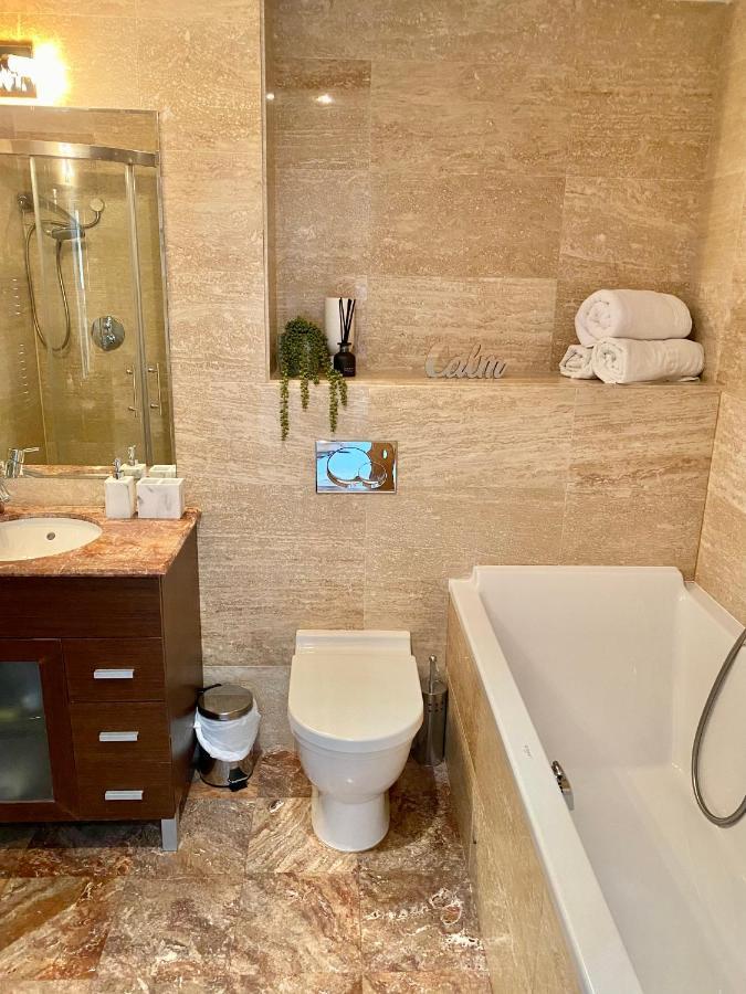 Ocean Village Lovely 2 Bedroom Apartment Gibraltár Kültér fotó
